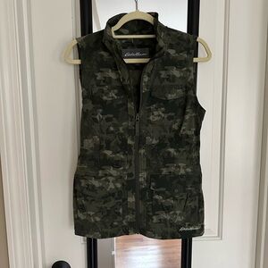 Eddie Bauer women’s cinched waist camo vest